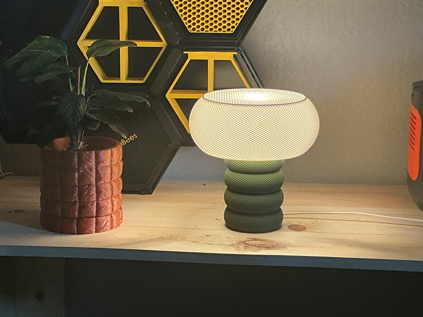 Michelle Ripplemesh Table Lamp