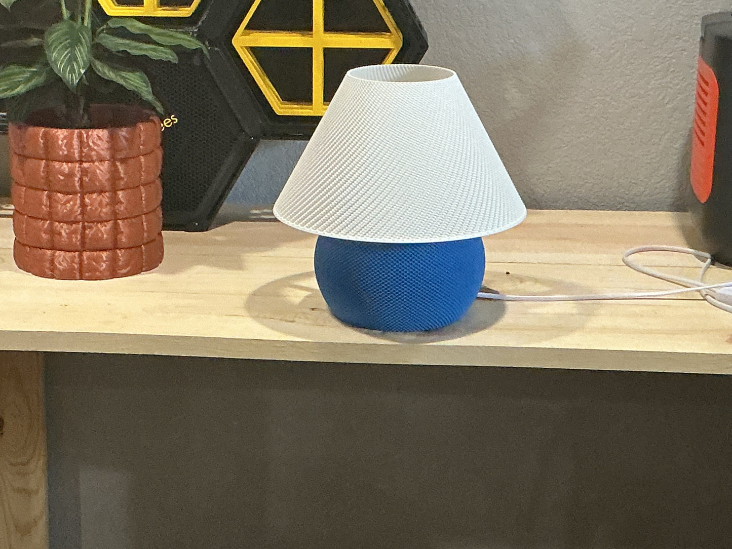 Toyoko Ripplemesh Table Lamp