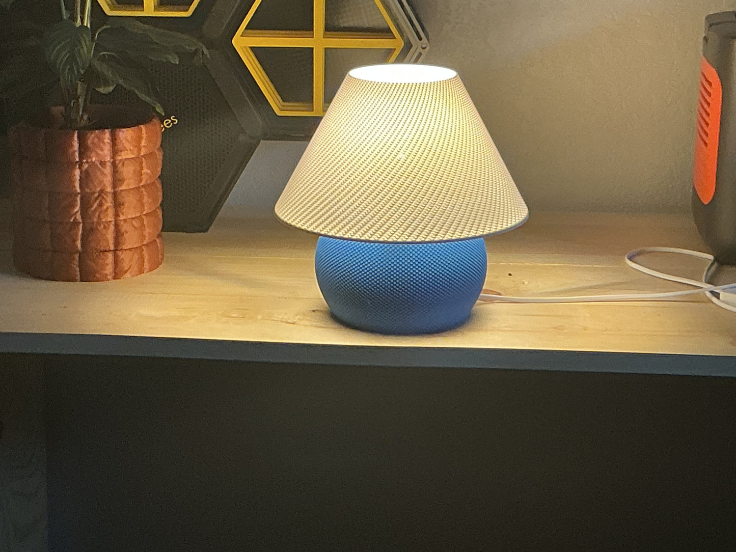 Toyoko Ripplemesh Table Lamp