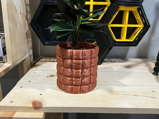 Pillow Fluff planter with drip tray
