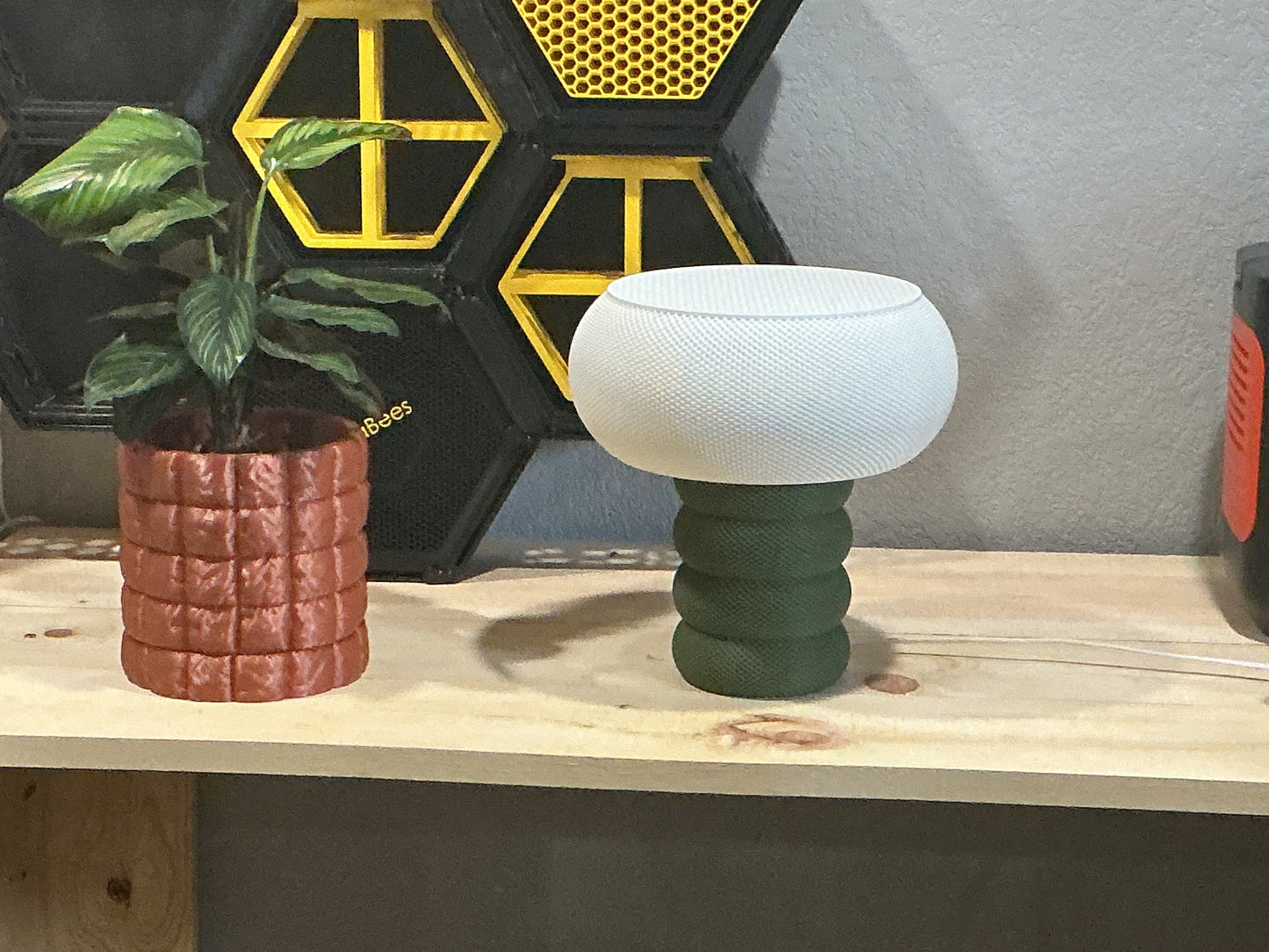 Michelle Ripplemesh Table Lamp