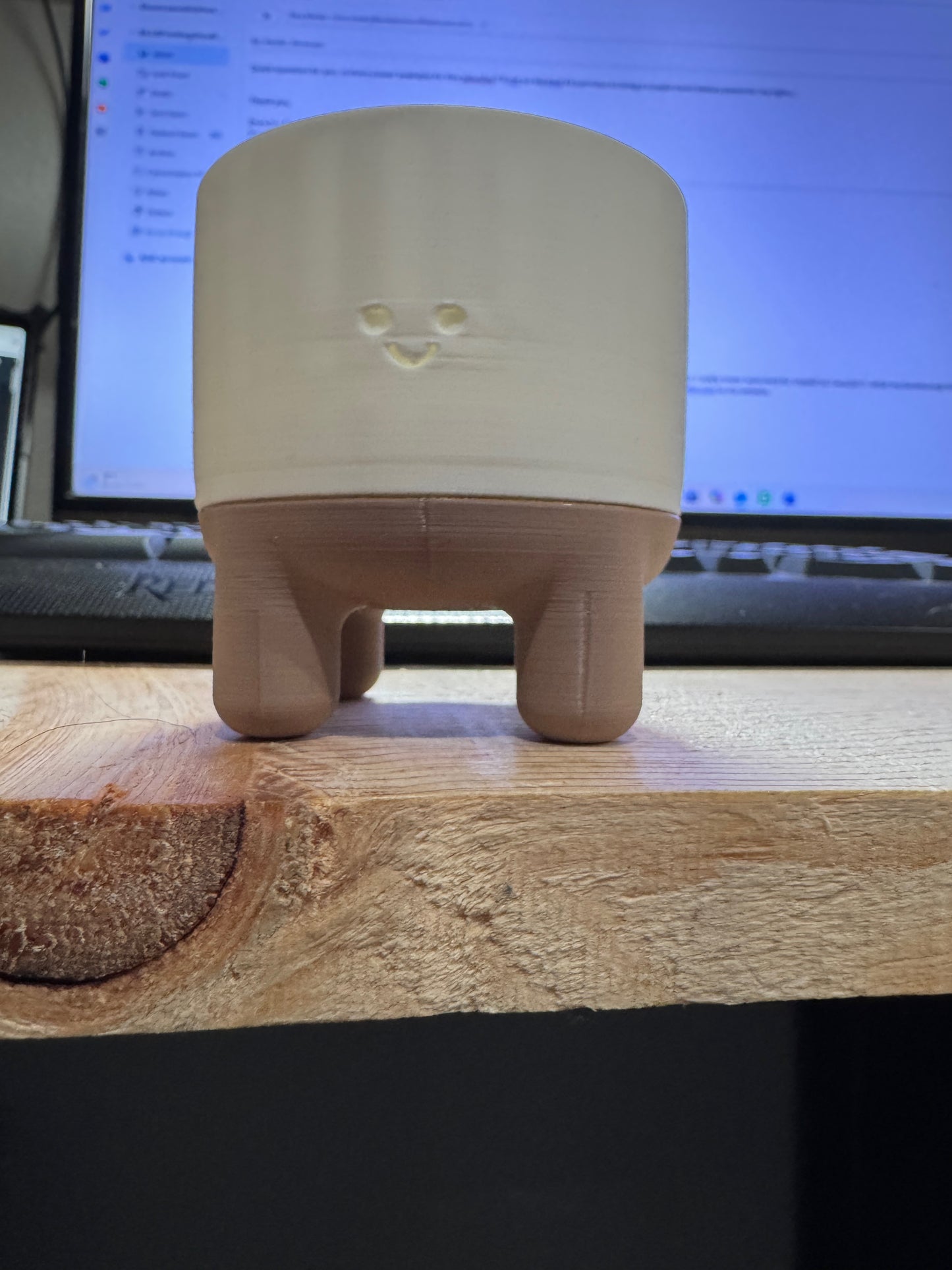 Plant pot Mello  with drain holes