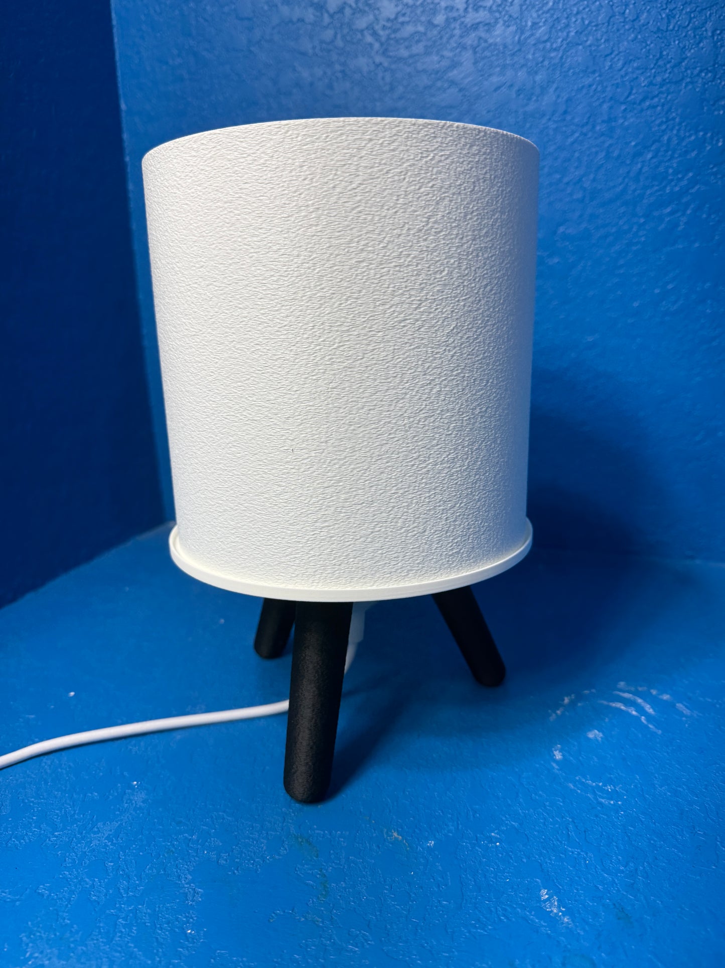 Tri-pod Table Lamp