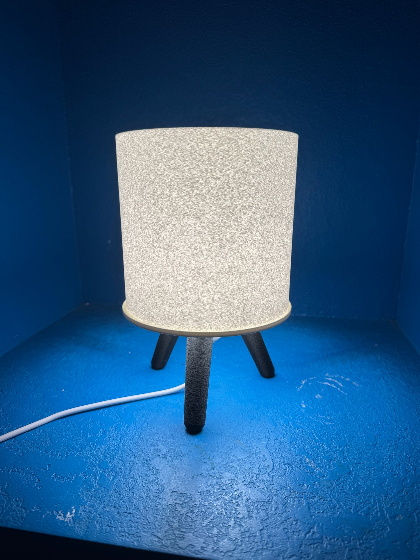 Tri-pod Table Lamp